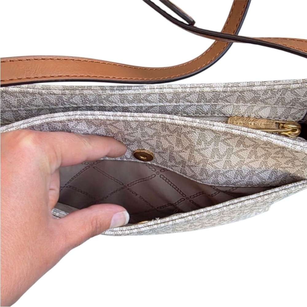 Michael Kors Cream and Brown Crossbody Bag - Picture 3 of 8
